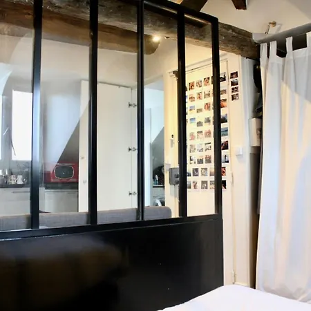 Design Studio With Superb View, Well Located Appartamento